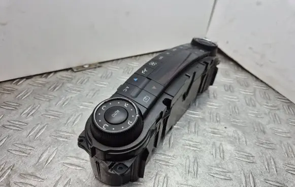 Mercedes-Benz CLS C219 Climate control unit 2198300685