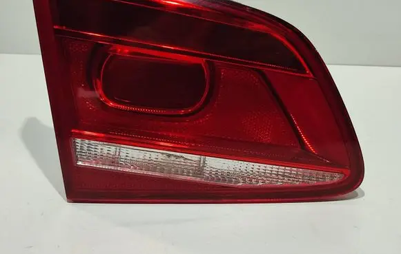 Volkswagen PASSAT B7 Tailgate rear/tail lights 3AE945093K 90004890