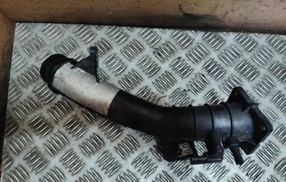Intake resonator