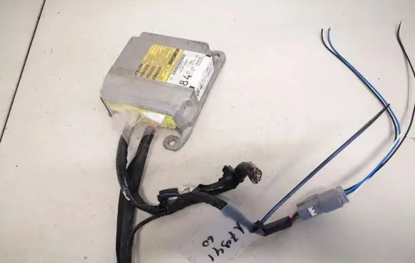 Toyota Avensis T250 Airbag control unit/module 8917005121 89170-05121