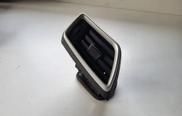 Nissan Qashqai Dashboard side air vent grill/cover trim