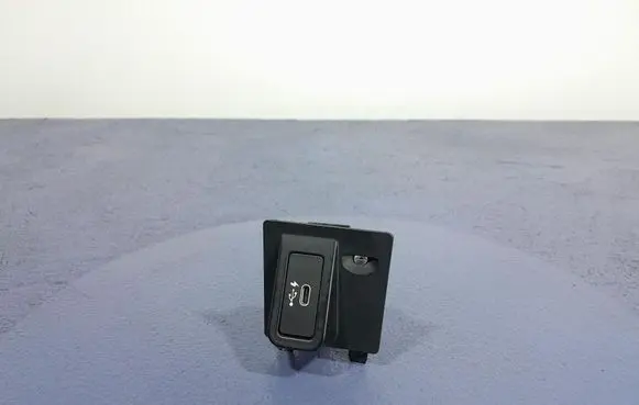 BMW X3 E83 Glove box 9458489