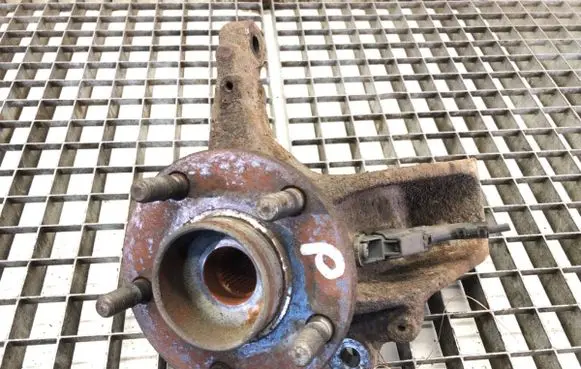 Front wheel hub spindle knuckle