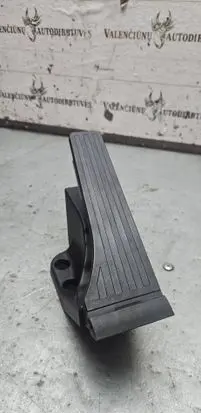Mercedes-Benz E W213 Accelerator throttle pedal A2053000004