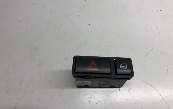 BMW 3 E46 Hazard light switch 8368920