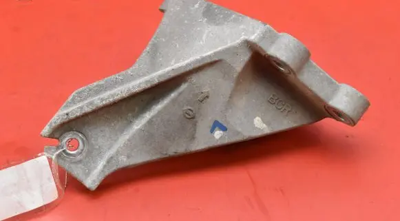 Nissan Leaf I (ZE0) Gearbox mounting bracket