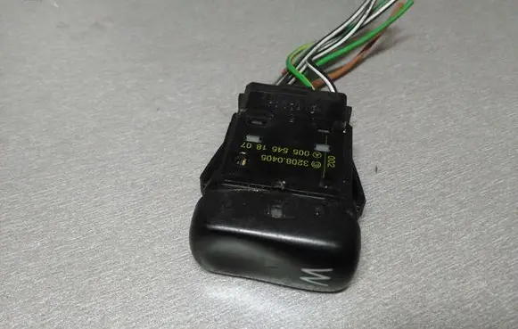 Mercedes-Benz Vito Viano W638 ESP (stability program) switch 0055451807 32080405