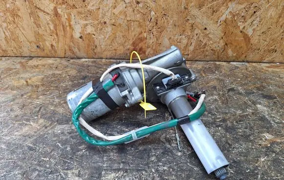 Toyota Yaris Power steering pump JJ301-000740