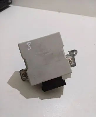 Toyota Avensis T250 Window wiper relay 150696