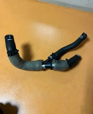 Coolant pipe/hose