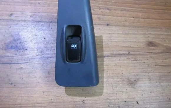 Hyundai Elantra Electric window control switch 621w03620 509305