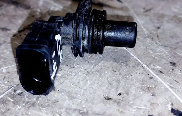 Volkswagen Golf Plus Camshaft position sensor 036907601D