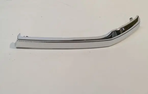 Toyota Hilux (AN120, AN130) Front bumper upper radiator grill 531240K070