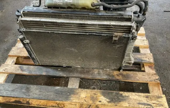Toyota Corolla Verso AR10 Radiator set 
