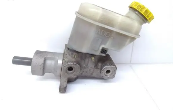 Chrysler Neon II Master brake cylinder T523169D0010