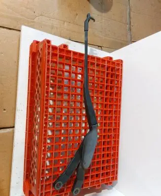 Mercedes-Benz E W212 Front wiper blade arm A2128200944