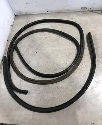 Microcar M.GO Front door rubber seal 