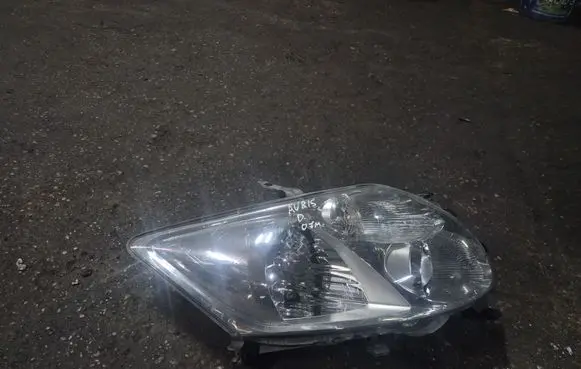 Toyota Auris 150 Headlight/headlamp 8113002470 89902091