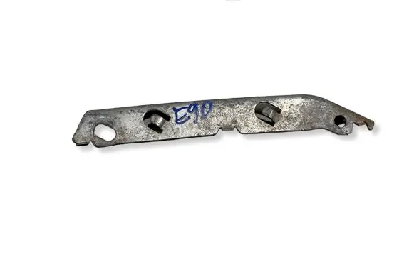 BMW 3 E90 E91 Front bumper mounting bracket 713408