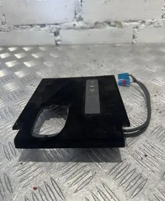 Mercedes-Benz S C217 USB socket connector A2228200915