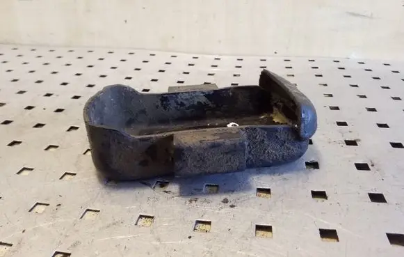 KIA Sorento Engine mounting bracket