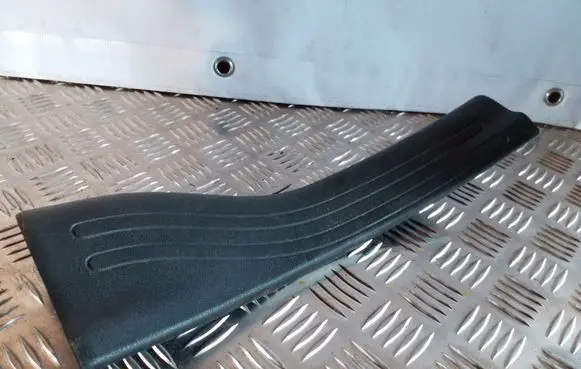 Nissan Juke I F15 Rear sill trim cover 769B61KA2A