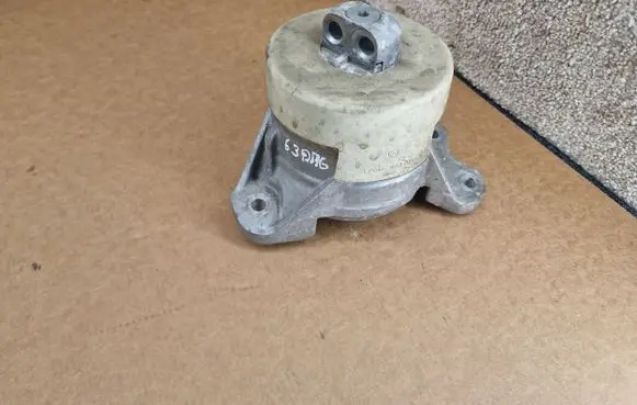 Mercedes-Benz E AMG W213 Engine mount bracket A2132401400