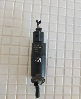 Volkswagen Polo V 6R Windscreen/windshield washer pump 6R0955681