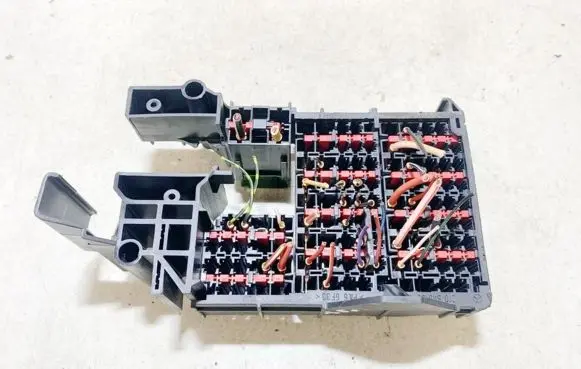 Mercedes-Benz E W210 Fuse box set 2105450640 08540030