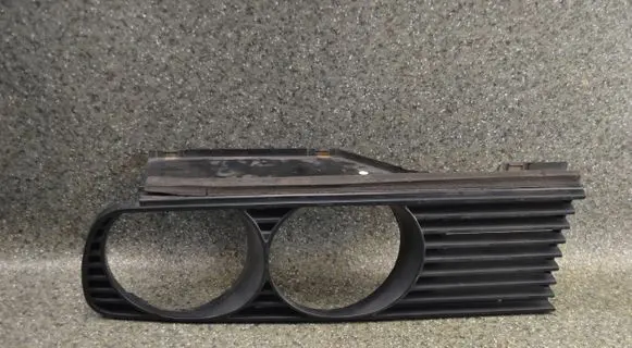 BMW 3 E30 Under headlight/headlamp trim 18760920