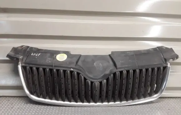 Front bumper upper radiator grill