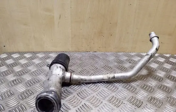 Volkswagen Touareg I Engine coolant pipe/hose