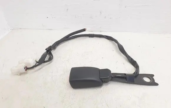 Lexus IS 220D-250-350 Front seatbelt buckle E034501