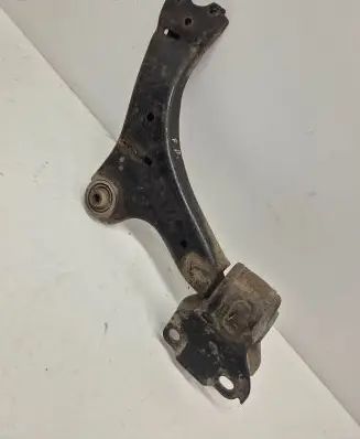 Volvo V60 Front lower control arm/wishbone 6G9N3A052
