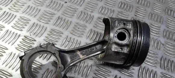 Piston with connecting rod