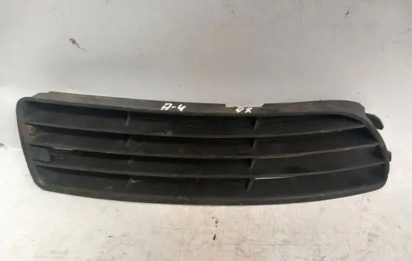 Audi A4 S4 B5 8D Front bumper lower grill 8D0807346b