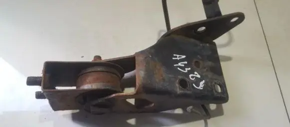 Mazda Premacy Engine mount bracket