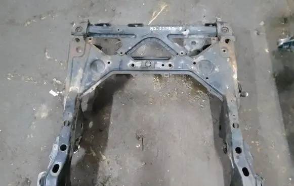 Mercedes-Benz Vaneo W414 Front subframe 