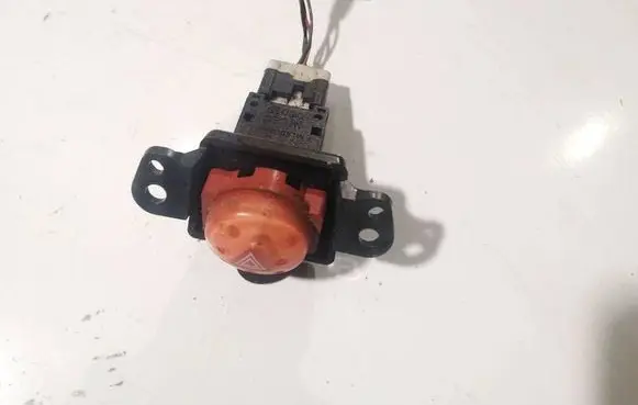 Nissan Almera Tino Hazard light switch 98831bu200