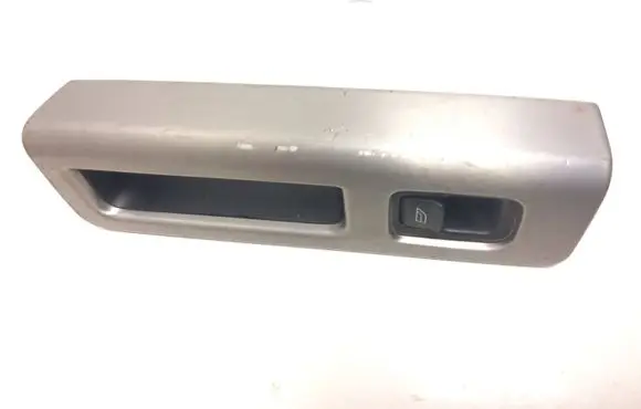 Volvo V50 Electric window control switch 8663819