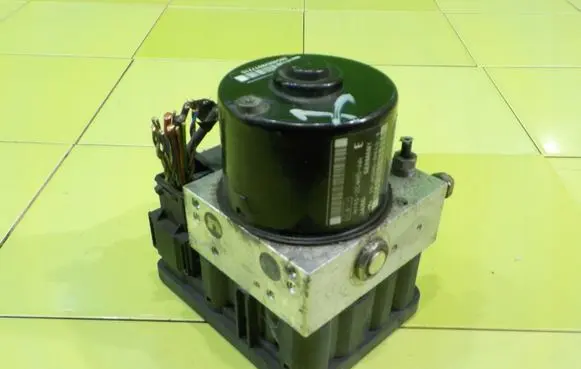 Ford Kuga I ABS Pump AV412C405AA