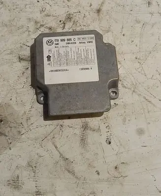 Volkswagen Touran I Airbag control unit/module 1T0909605C