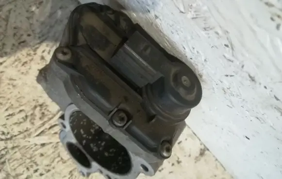 Audi A4 S4 B6 8E 8H EGR valve
