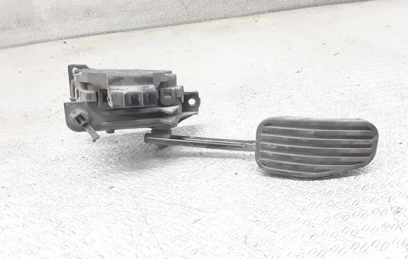 Volvo S70 V70 V70 XC Accelerator throttle pedal 9447135