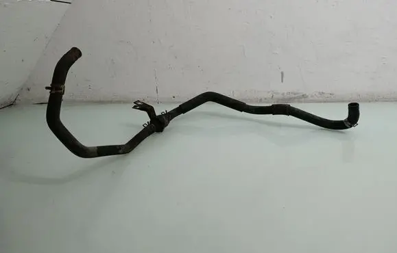 Engine coolant pipe/hose