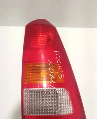 Ford Focus Tailgate rear/tail lights 0374D 9425