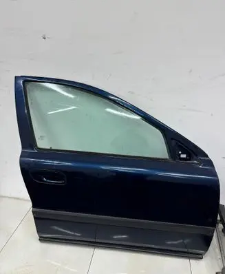 Volvo V70 Front door