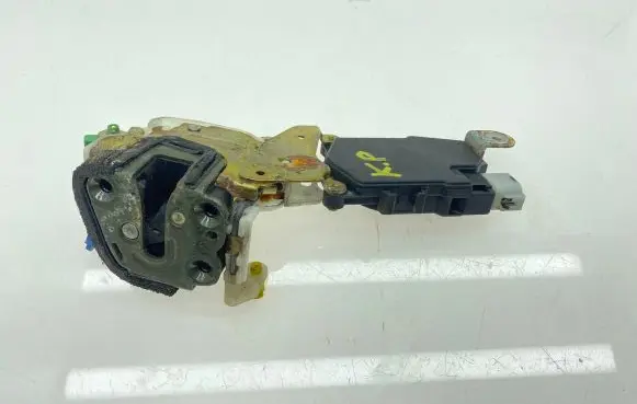 Subaru Forester SF Front door lock
