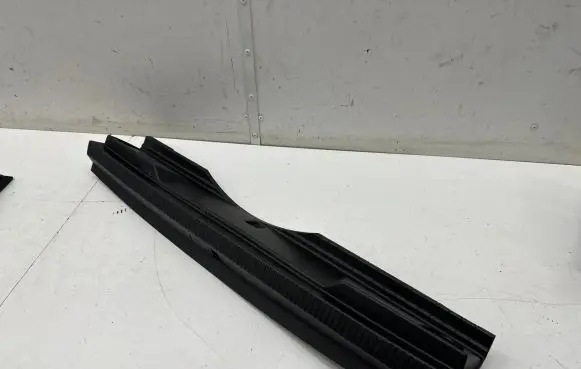 Peugeot 2008 II Trunk/boot sill cover protection 98257547ZD