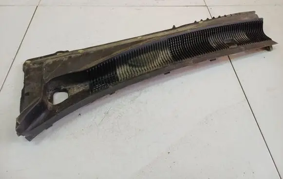 Mazda 6 Wiper trim 